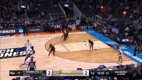 Zach Edey dominates with 30 points, 21 rebounds