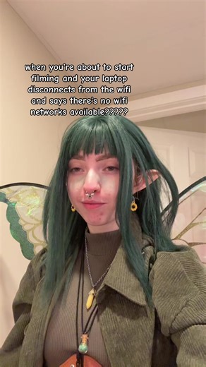 Comet💫(he/they) (@comet_fire)’s video of Laptop