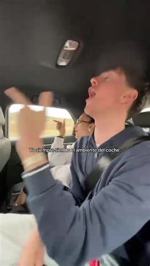 Sofia y Álvaro: La diversión en el coche