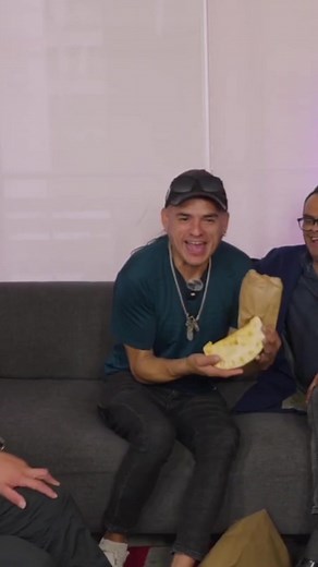 Nuevo capitulo disponible en youtube !! CLASICOS DEL HUMOR 🥳 Loco hugo de los locos del humor & Mauri de los fantasticos del humor ! @Charles el mago & @pelaoanestesia presentan clasicos del humor @loco hugo