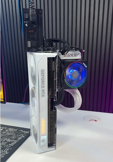 RTX 5090 Performance Without a PC Case