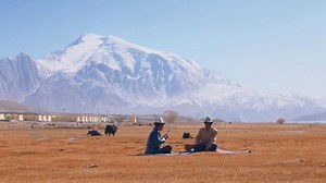Kunlun Mountains in Xinjiang are highly appreciated as a holy mountain range where the high peaks are covered with snow and mist all year round. #Winter #HappyNewYear #Hello2023 #Rabbit | China Plus Culture