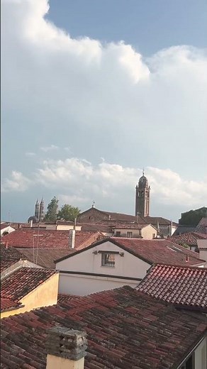 HOT &WET! Remember my previous tips for visiting in my last live . 🇮🇹🔥🌧️ #italy #travel #summer