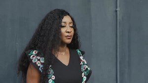 Comment la riche dame célibataire qui ne croyait plus en amour finit tomber amoureuse du jeune moins âgé ne sachant pas que c'est le copain de sa fille | AFROEstetic TV