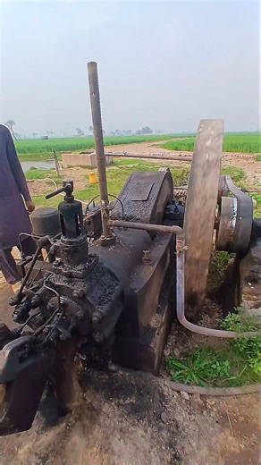 Amazing Working with Black Diesel Engine#shortvideo #100millon #DieselEngine