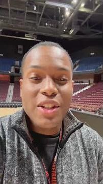 No. 1 UConn beats No. 6 Michigan 72-69 in Hall of Fame showcase