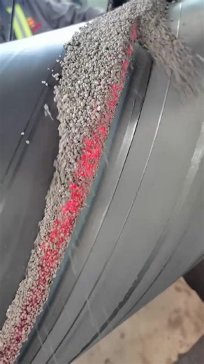 Spiral steel pipes offer high strength, excellent pressure resistance, and good rigidity. They feature large diameter, uniform wall thickness, strong bearing capacity, and good sealing performance. With stable quality, easy processing, and high cost performance, they are widely used in long-distance water supply, drainage, oil and gas transmission, and municipal engineering. 📧 Email: jacklu@htzylinedpipes.com 🌐 Website: https://www.htzylinedpipes.com/ 📞 WhatsApp： 86 183 3307 4536 #pipe #spira