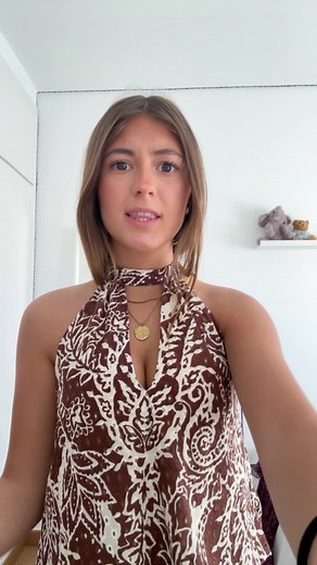 Probando mi nuevo top de Zara