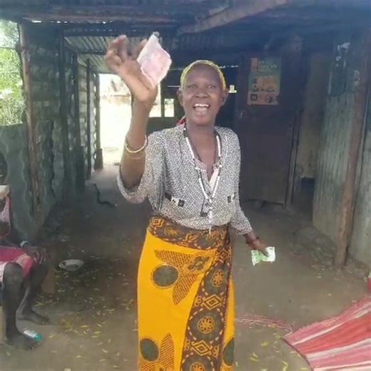 A karamojong woman expresses and happiness after receiving PDM money🤣🤣🤣 #woman empowerment #blackisbeautiful🖤🖤🖤