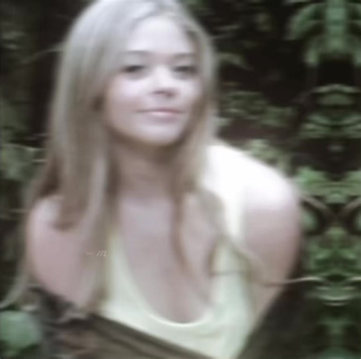 Alison DiLaurentis Spotlights in Pretty Little Liars