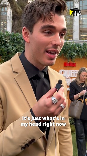 Queen Charlotte's Corey Mylchreest couldn’t be more perfect if he tried 🤴🏻🥹 | MTV UK