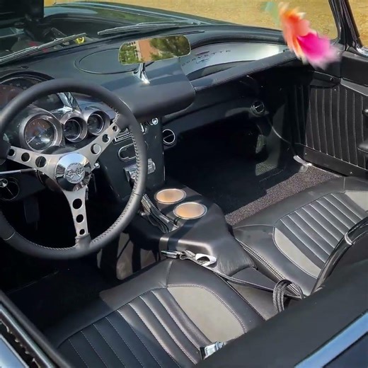 1962 Corvette C1 – The Car That Started American Muscle 🔥