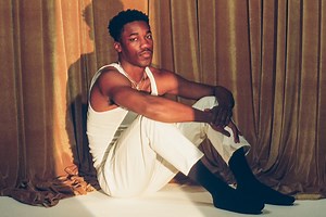 Watch Givēon Perform "For Tonight" For Vevo LIFT