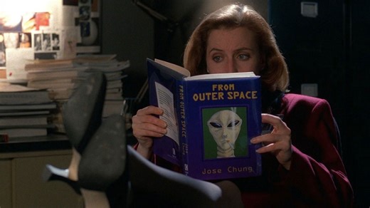 The X-Files parodied alien abductions in hilarious season 3 episode