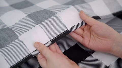 Queen Sheet Set, Black and White Microfiber Deep Pocket Bedding Sheet, Set of 4 (Black & White, Queen)