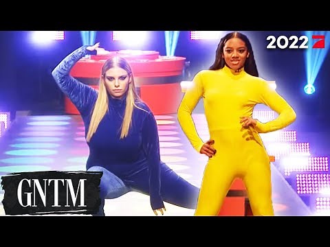 Extravagant poses are in demand – who will master the demanding catwalk? | GNTM 2022 ProSieben