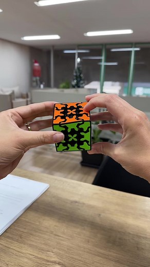 Desafios do Cubo Mágico: Gire e Resolva!