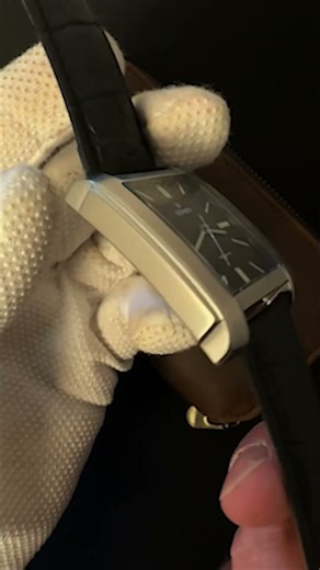 What makes a rectangular watch irresistible #sonerwatches #rectangularwatch