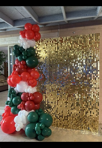 Simple Christmas balloon setup 🎄 • • • • • #christmas #christmaseve2025 #balloons #balloongarland #balloondecor #balloondecoration #balloonartist #balloonarch #event #parties #phoenix #goodyear #tolleson #avondale #surprise #tempe #scottsdale #arizona #arizonaevents #azballoons #azsmallbusiness #SmallBusiness #solelyballoons
