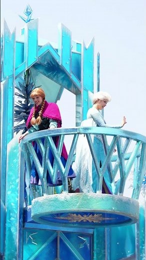 Do you want to build a snowman #frozen #disneyland #elsa Anna