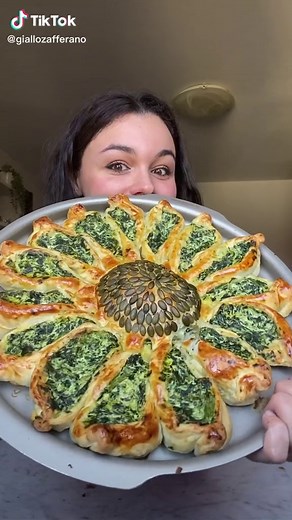 Girasole di Pasta Sfoglia: Ricetta Facile per Pasqua