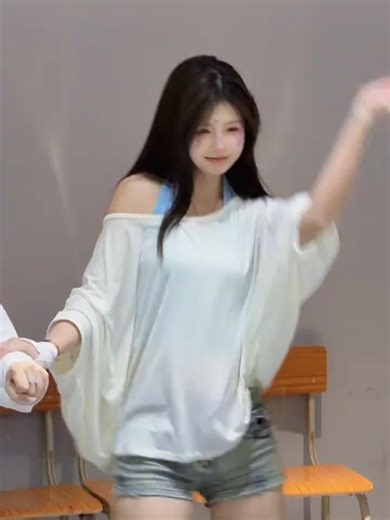 #fypシ゚viral #fouryoupage #girldancing #dance #马尾摇