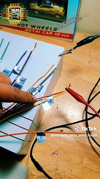 Cómo conectar un radio Android en tu vehículo