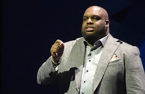 It was an 'emotional affair' not a sexual one, Pastor John Gray tells 'The Real'