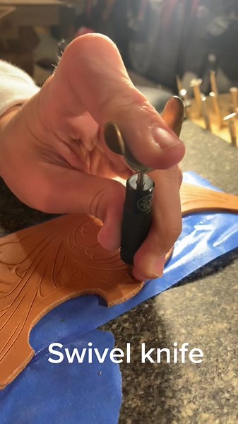 Tooling a Floral Design: Step-by-Step Guide