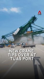 926K views · 4.1K reactions | A new crane tipped over at Tuas Port as it was being delivered on Sunday (Jun 15). No injuries or fatalities were reported, authorities said. #sgnews #singapore | CNA | Facebook