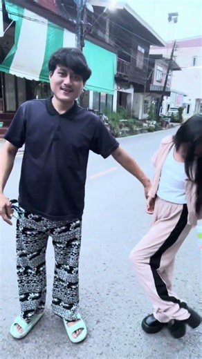 วาแมนเจ้ย รองเท้าเพิ่น