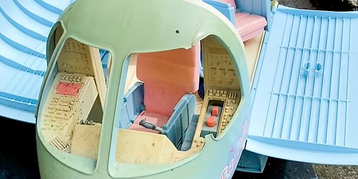 How a vintage 1999 Barbie airplane is restored