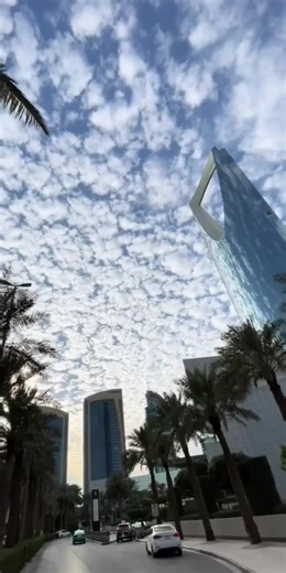 مساء شـتوي بارد ⛅ ‏يبَدأ بـ أُمنية دافئة تشُق طَريقها لـ السّماء ‏مساء النسـمات الجميلة لـ قلوبگم ‏مساء الرضا والطمأنينة والسگينة ‏ربي انا نسألگ خير هذا المسااء وخير مافيه ‏🕊مساؤكـــم طُمأنينــة وسكينـــة🕊 #مساء_الخير_والسعاده #اكسبلور