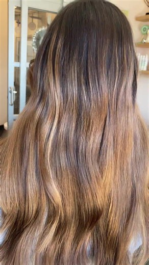 “How much do hair extensions cost?” Let’s break it down 👇✨ I know extension pricing can feel confusing or intimidating — every stylist and every method is different, and no one wants to book a consultation only to find out it’s way out of budget. So here’s exactly what extensions cost in my salon, with zero surprises: 💰 Hair cost: Ranges from $280–$1400 depending on length, density   your goals. (This is a one-time investment that lasts 9–12 months!) 💇‍♀️ Install cost: $150–$400 depending on 