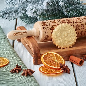 Close your eyes 👀 and what? It's Christmas 🎅🎄, Be holiday ready ⛄❄ with Pastrymade Christmas Rolling Pins! 👉 https://pastrymade.com/gingerbread | PastryMade