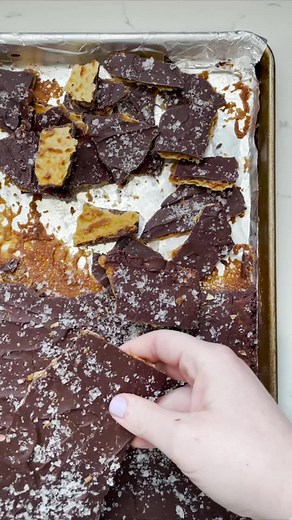 Delicious Matzo Crack Recipe with Toffee Sauce and Chocolate