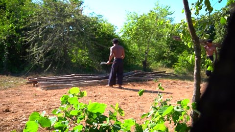 This $0 bamboo villa built by hand looks more magical than a luxury resort!