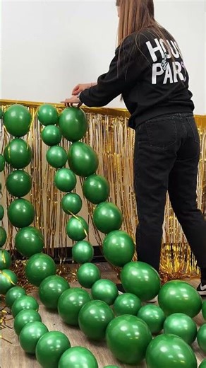 Budget-Friendly & Super Impactful Photo Backdrop #partydecorationideas #photobackdrop #partydecor