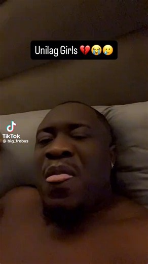 A guy met a UNILAG girl at a salon while she was making her hair and he was getting a pedicure. Her payment showed successful on her banking app, but the salon owner didn’t receive it. She then told him that if he paid for her, she’d give him one round. 😭😂 Bur while they are about to start she started crying 😂😂