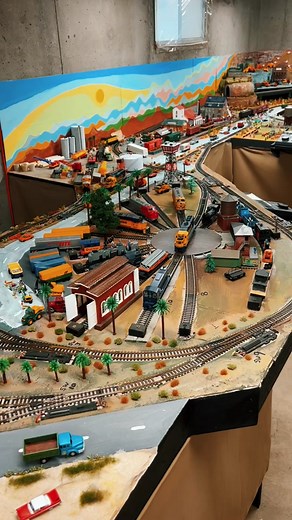 Hi I’m Jim! Welcome to my railroad yard! #modeltrains #modelrailroad #modelrailway #train #railroad #railway #modelrailroader #trainminiature #scalemodels #hobby #modelrailways #jimsrailroads