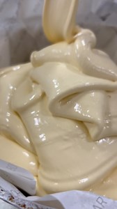 Pão de ló de ouro, pronto para o forno 🤩 #atelierdodoce #docecomonos | Atelier do Doce Alcobaça