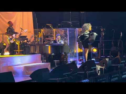 Jennifer Hudson – You Make Me Feel Like A Natural Woman (Live in Detroit • June 25, 2026)