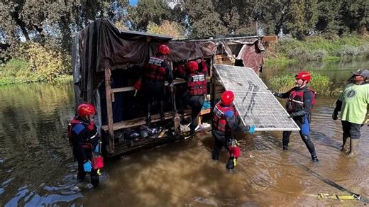 Illegal boat on Merced River leads to arrest of man on probation for gun charges