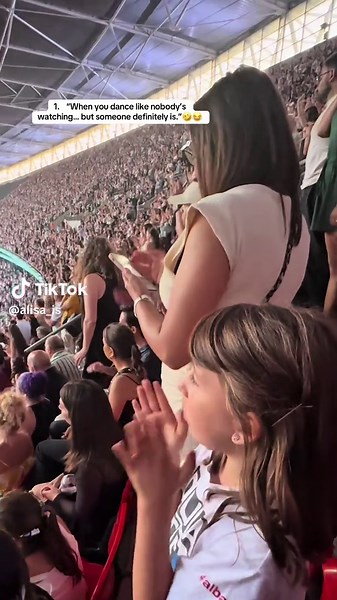 😁 #fyp #funnytiktok #concerts #foruyou #tiktoktrending #grr #CapCut