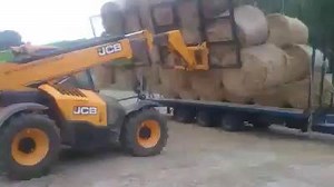 Fast and simultaneous unloading | Tractors & Farm Machinery