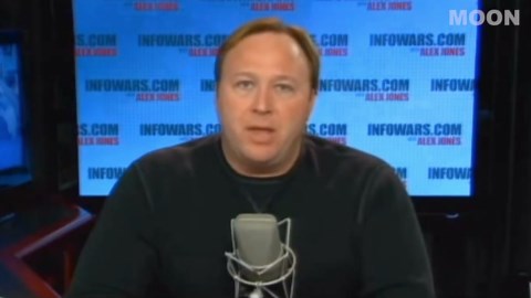 “He betrayed us” - Trump’s former ally shares his view now, after 8 years of support