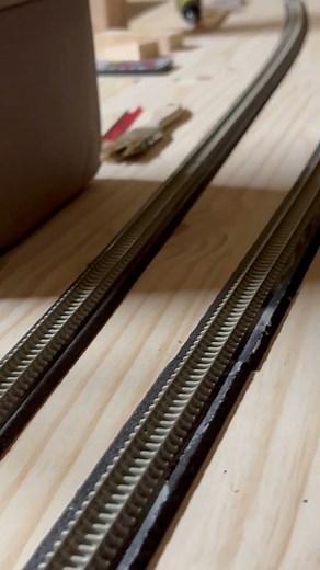 Peco Code 80 Concrete Tie Flex Track Joined with Kato Unitrack #nscale #modelrailroad #shorts