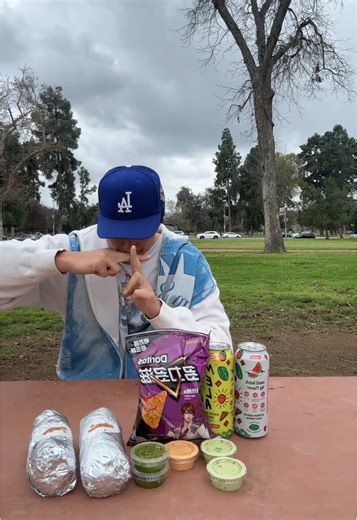 Chuncle (@swimcooch)’s video of shadow clone jutsu