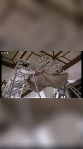 Del Boy's Chandelier Disaster! 💥 The Most Iconic Scene from Only Fools and Horses