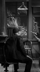 The Invisible Man special effects were ahead of their time! How do you think they shot this scene? #MovieClip #SpecialEffects #MovieMagic #UniversalMonsters 🎥 #TheInvisibleMan | Universal Horror